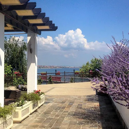 Garden In Santa Marina Village Lägenhet