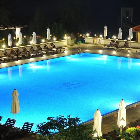 Garden In Santa Marina Village Lägenhet
